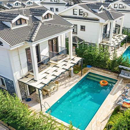 4 Bedroom Holiday Villa In Hisaroenue Oeluedeniz- Gold Rose Fethiye Exterior foto