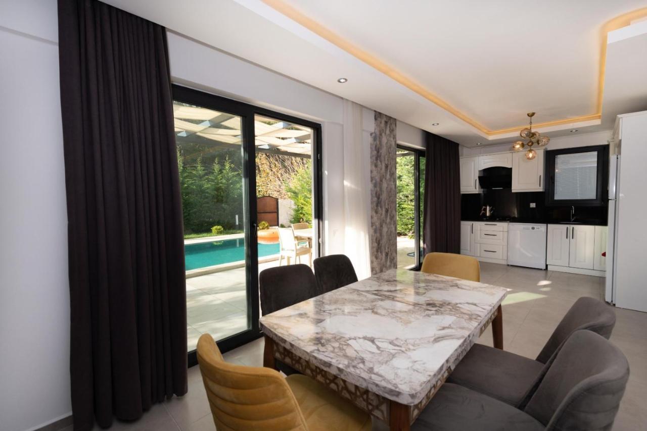 4 Bedroom Holiday Villa In Hisaroenue Oeluedeniz- Gold Rose Fethiye Exterior foto