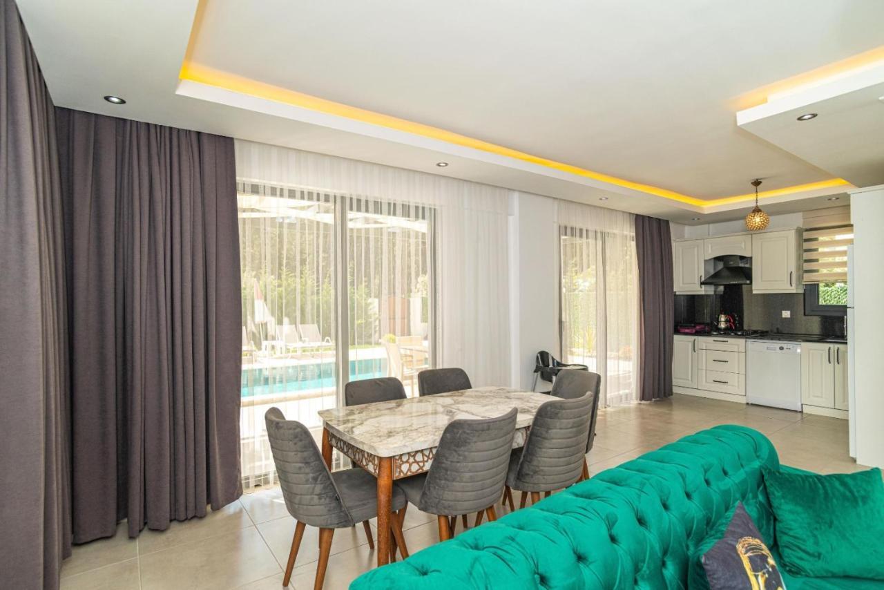 4 Bedroom Holiday Villa In Hisaroenue Oeluedeniz- Gold Rose Fethiye Exterior foto